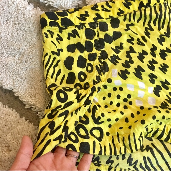 SOLD‼️ Vans high waisted shorts 🐯 fun print 🐯 - Picture 3 of 6